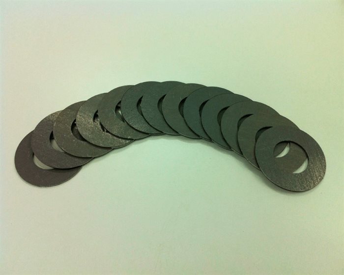 Shim 25*50*3 mm.